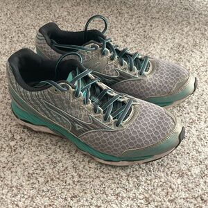 Saucony women’s running shoes